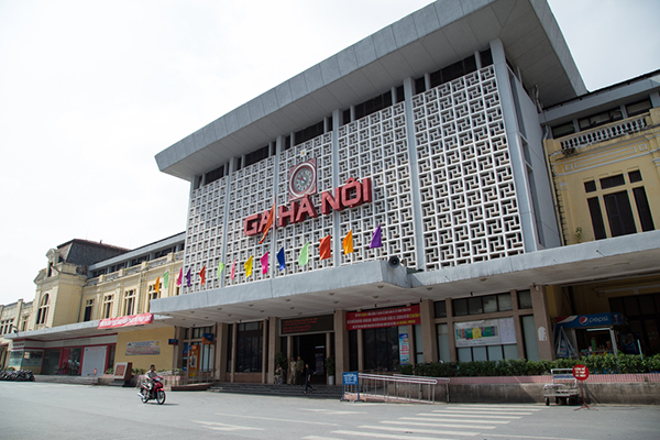 Take a train in Vietnam and how to make it convenient