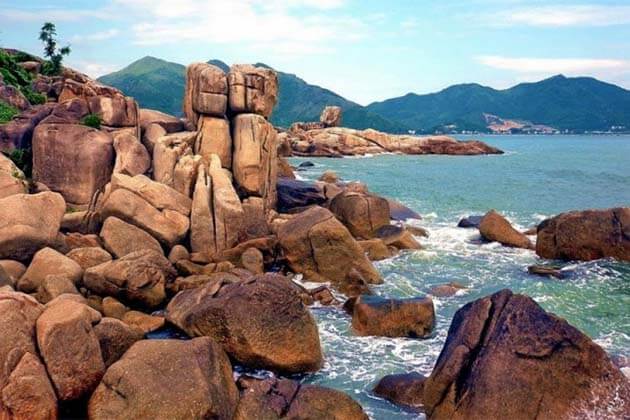 Hon Chong Beach, Vietnam Tours
