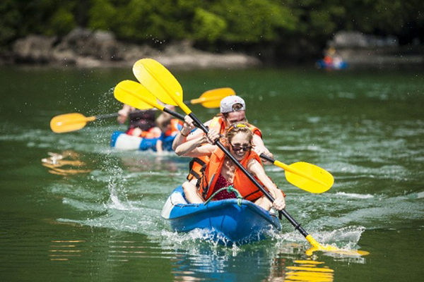 Top 5 Ideal Places for Kayaking Lovers, Vietnam Travel Package