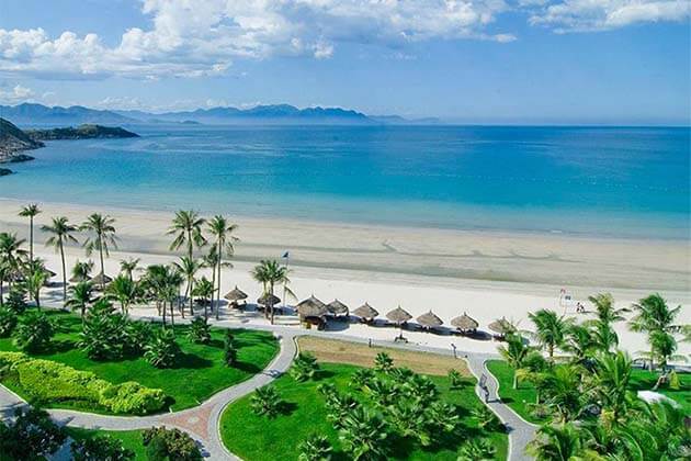 Nha Trang Beach, Vietnam Tours