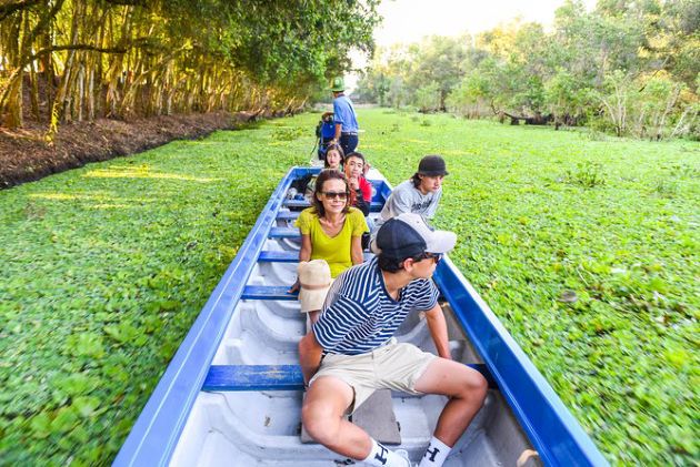 travel vietnam tours with great confidence