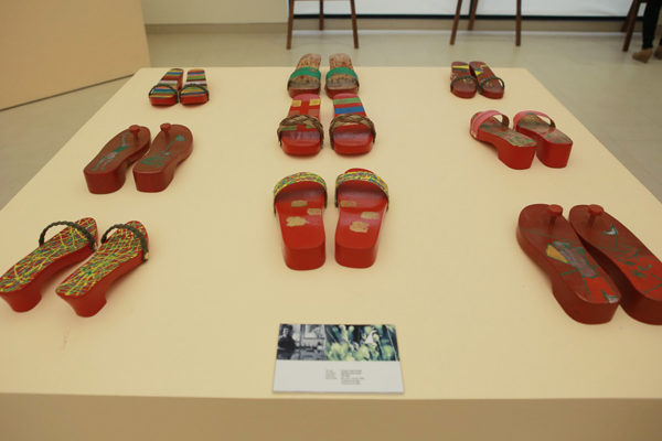 Vietnamese wooden clogs (guoc moc) for sale, Trip in Vietnam